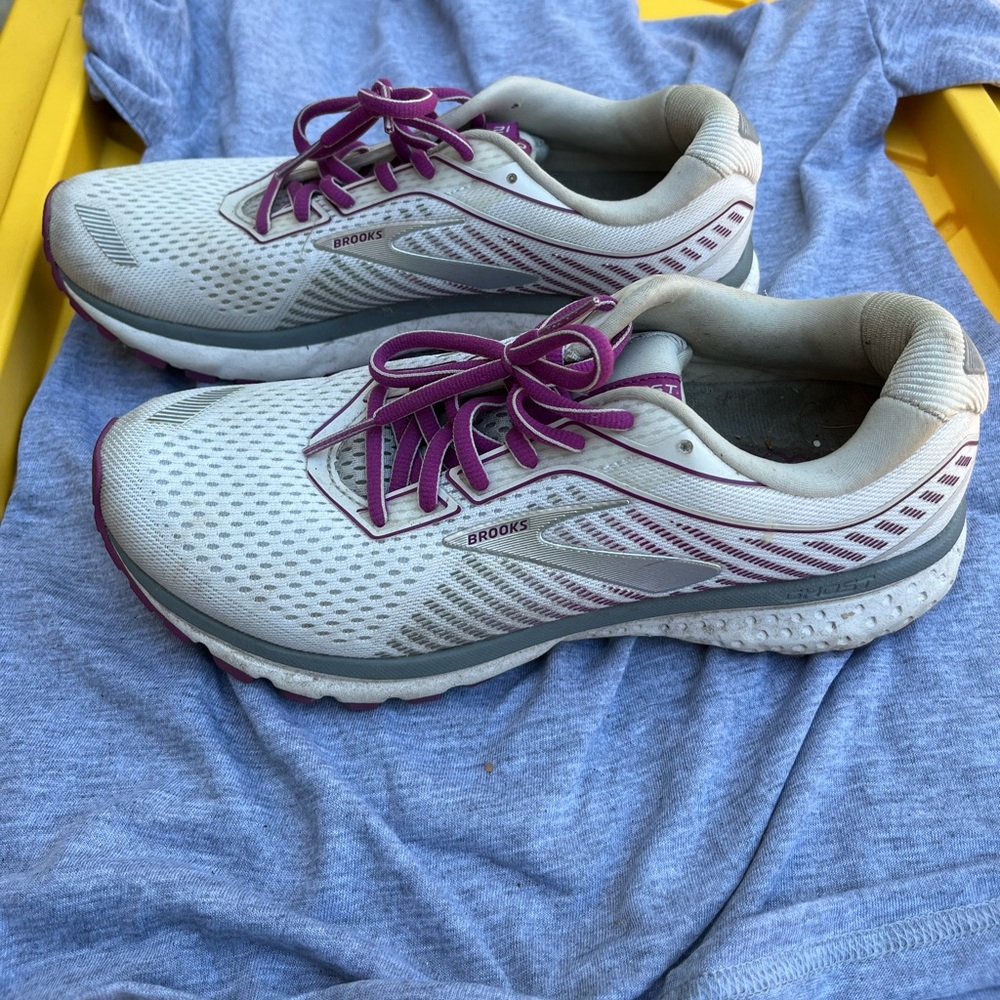 Brooks Ghost 12 Tennis Shoes Gem